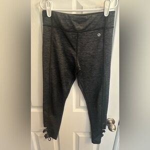Xersion M 10/12 Girls Gray cropped Leggings Quick-dri Medium